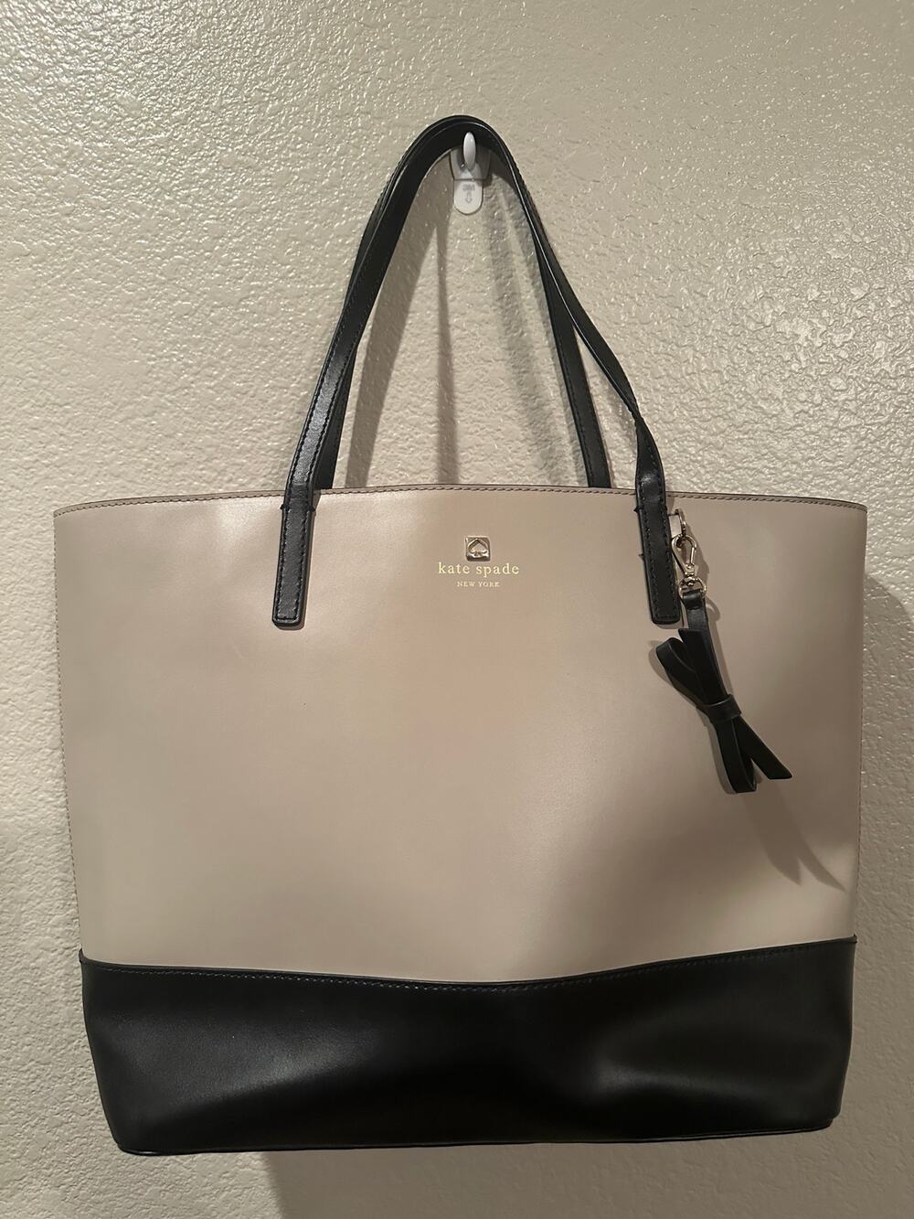 NWOT Kate Spade Black n Beige Leather KristenTop Zip Tote Bag